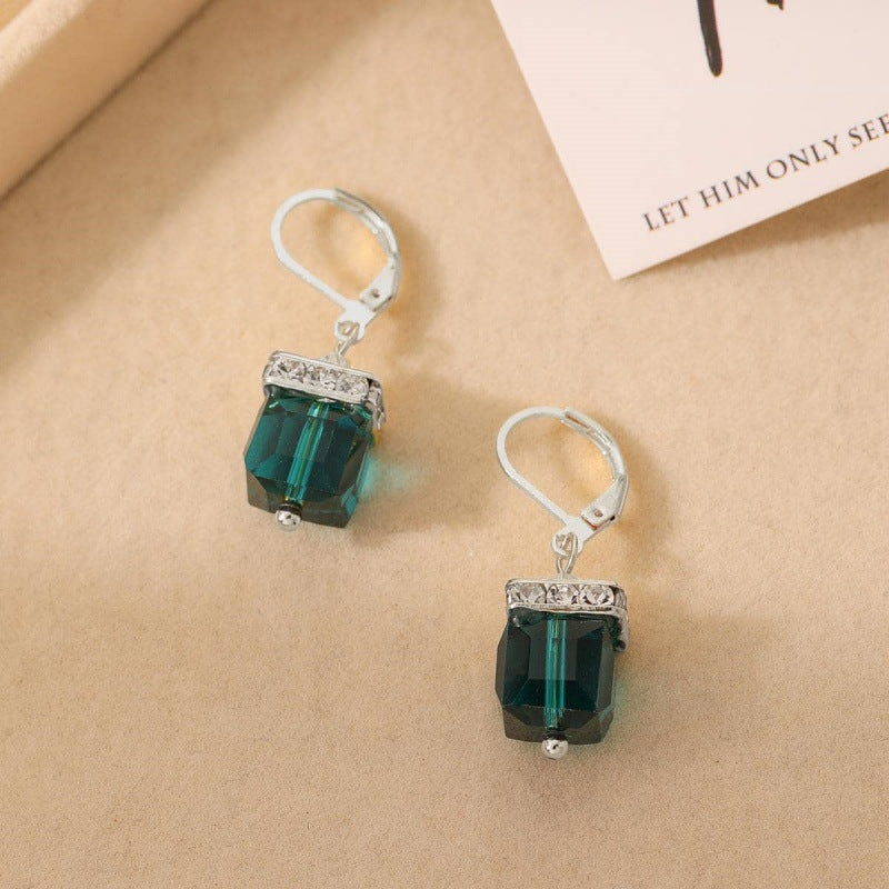Classic Pearl Earring with Timeless Appeal