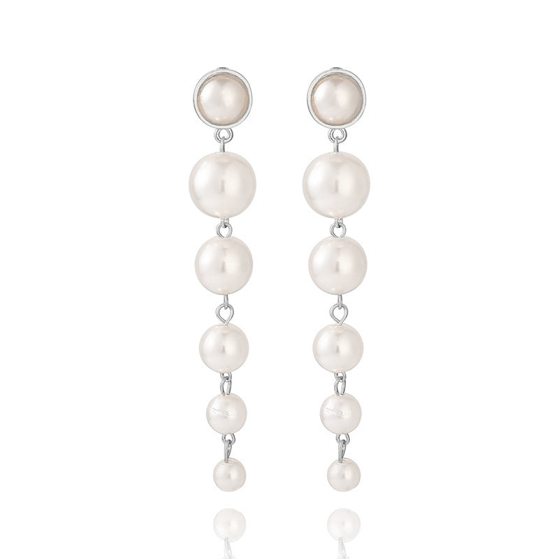 Classic Pearl Earring with Timeless Appeal