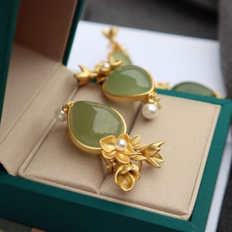 Elegant Gold Necklace for Every Occasion