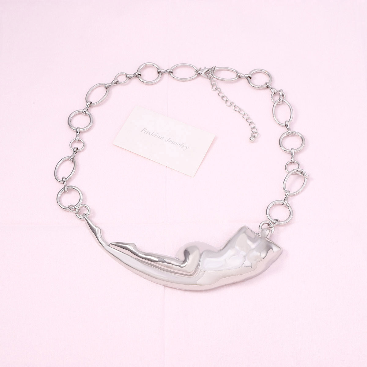 Classic Chain with Timeless Appeal