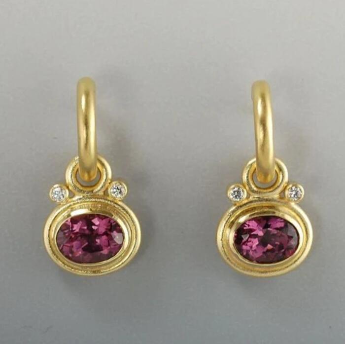 Classic Earring with Timeless Appeal