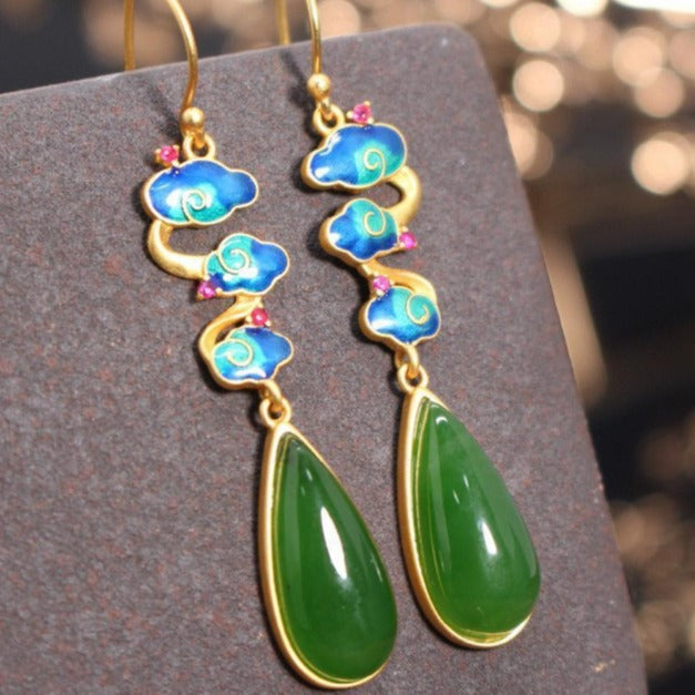 Charming Gold Earring for Any Occasion