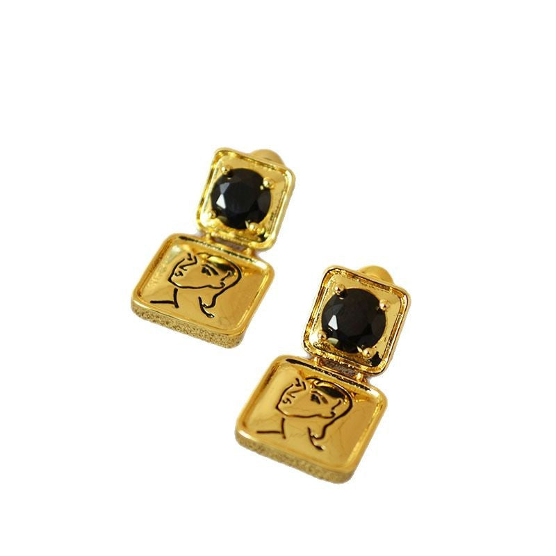 Charming Silver Earring for Any Occasion