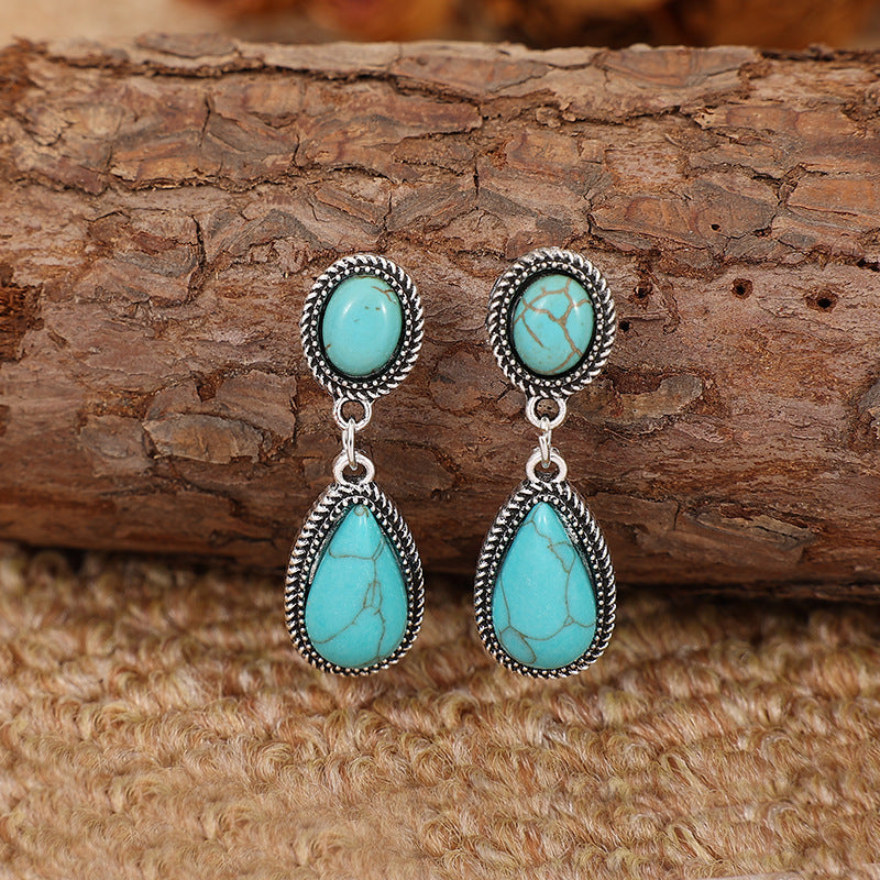 Romantic Silver Earring for Special Moments