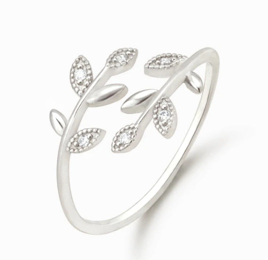 Classic Gold Ring with Timeless Appeal