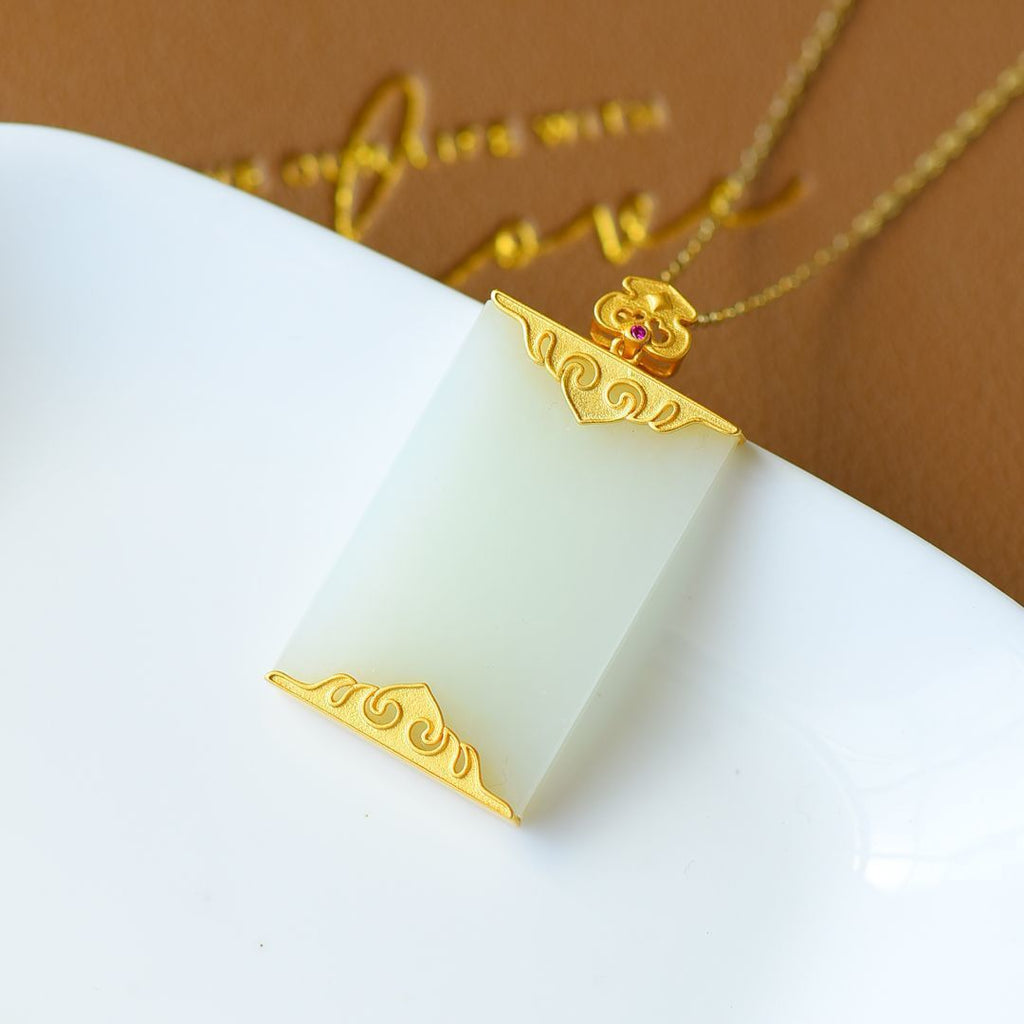 Beautiful Gold Set with Unique Style