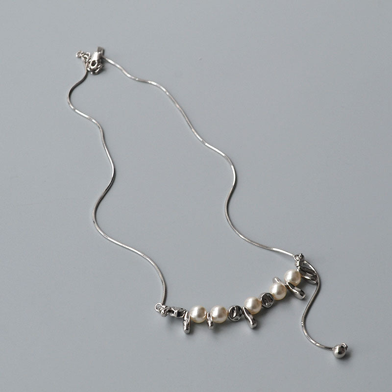 Romantic Silver Necklace for Special Moments
