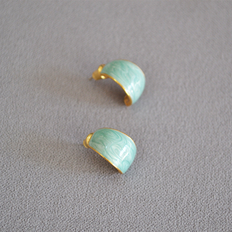 Classic Silver Earring with Timeless Appeal
