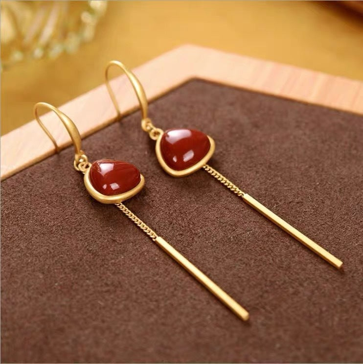 Classic Gold Earring with Timeless Appeal