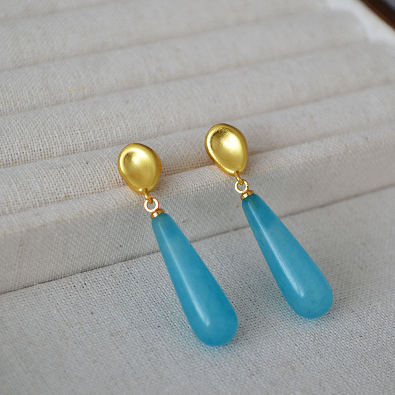Classic Gold Earring with Timeless Appeal