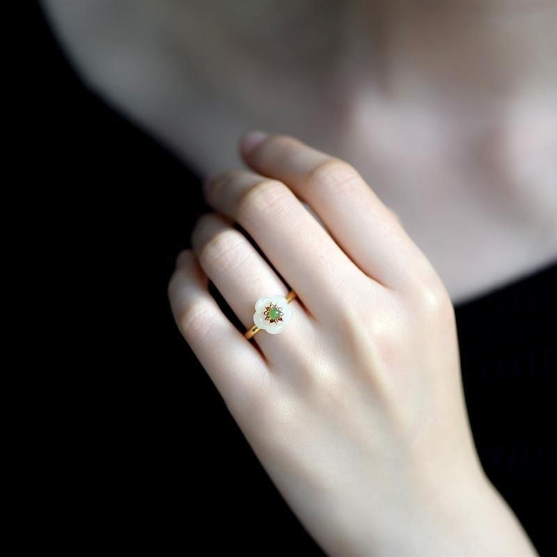 Charming Gold Ring for Any Occasion