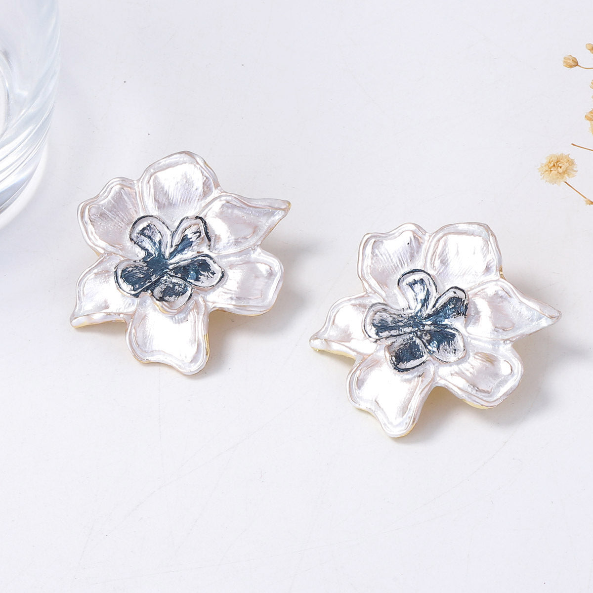Charming Piece for Any Occasion