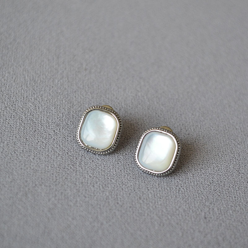 Beautiful Silver Earring with Unique Style