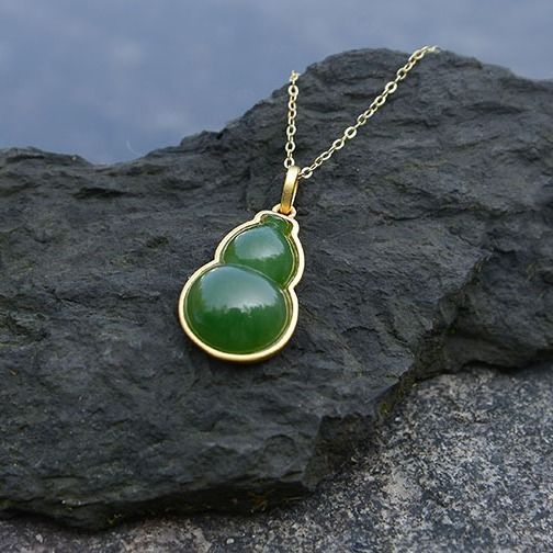 Beautiful Silver Necklace with Unique Style