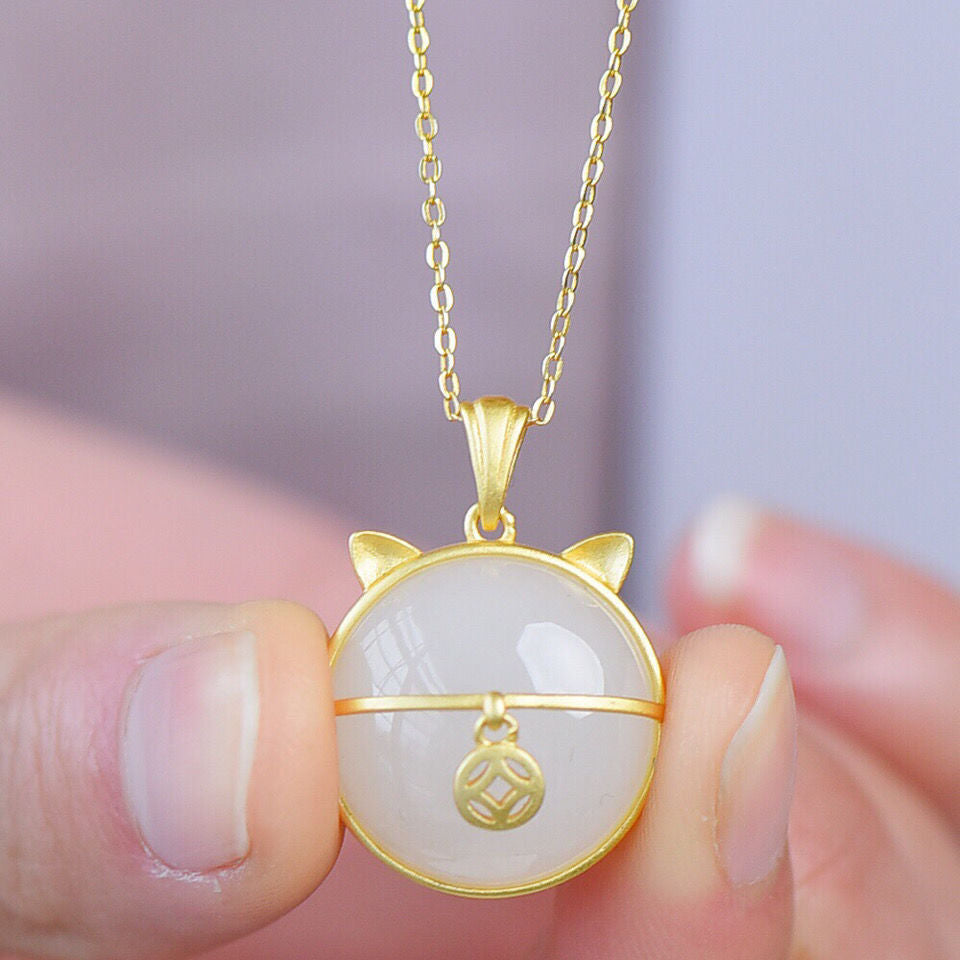 Beautiful Silver Necklace with Unique Style