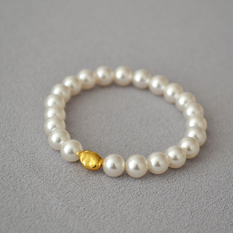 Romantic Gold Bracelet for Special Moments