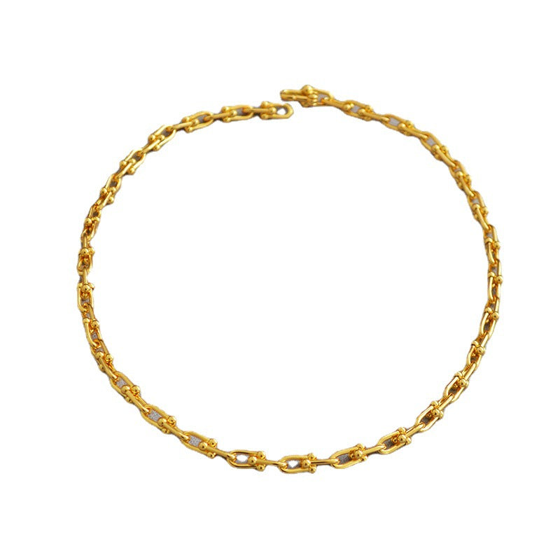 Classic Gold Necklace with Timeless Appeal