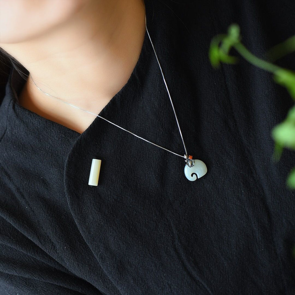 Classic Gold Necklace with Timeless Appeal