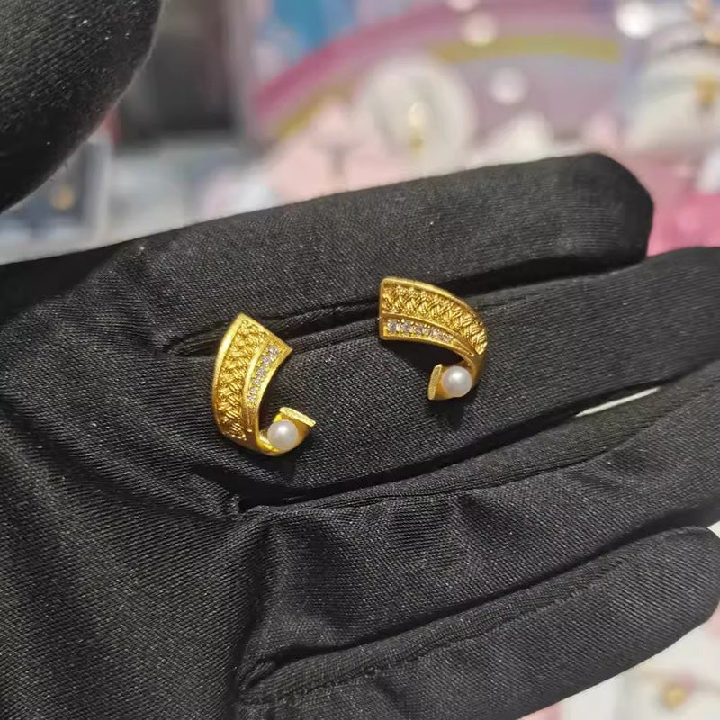 Charming Piece for Any Occasion