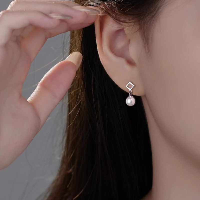 Classic Pearl Earring with Timeless Appeal