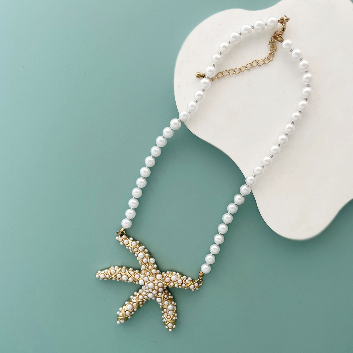 Romantic Pearl Necklace for Special Moments