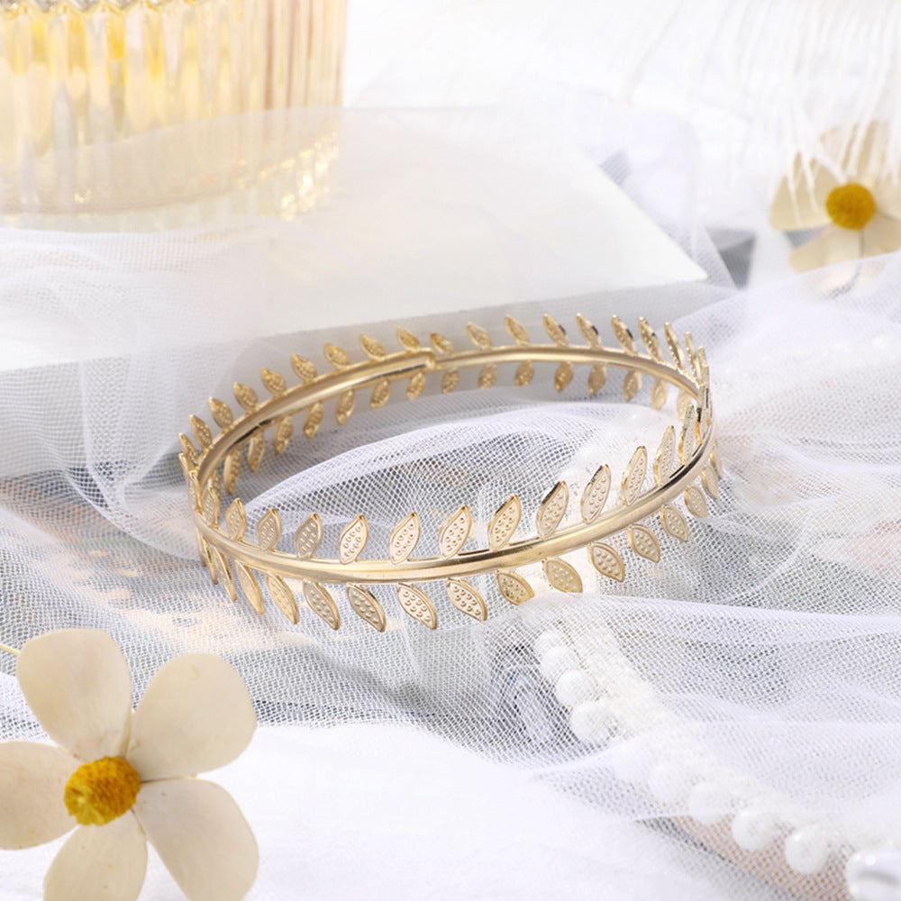 Stunning Gold Bracelet for Daily Wear