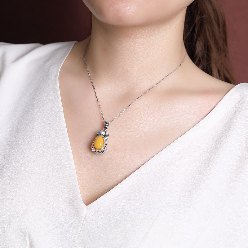 Romantic Silver Necklace for Special Moments