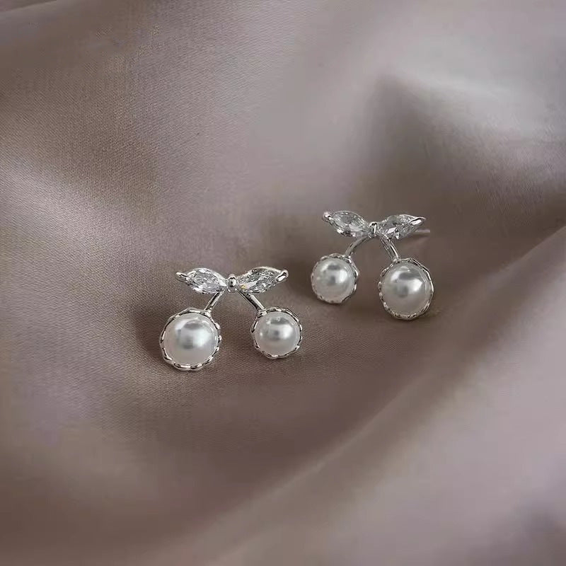 Stunning Pearl Earring for Daily Wear