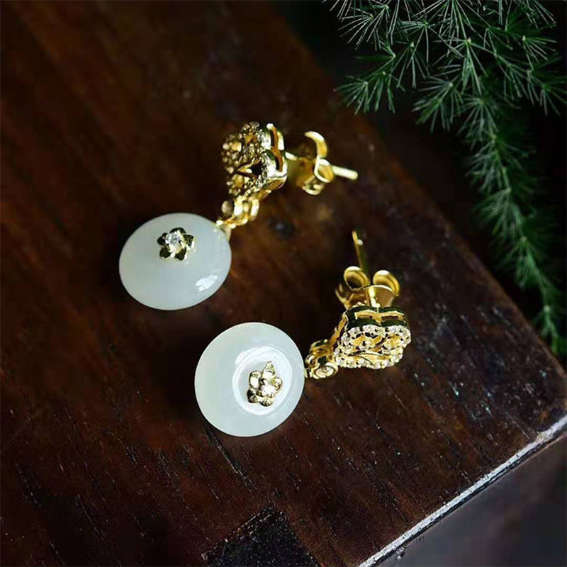 Charming Earring for Any Occasion