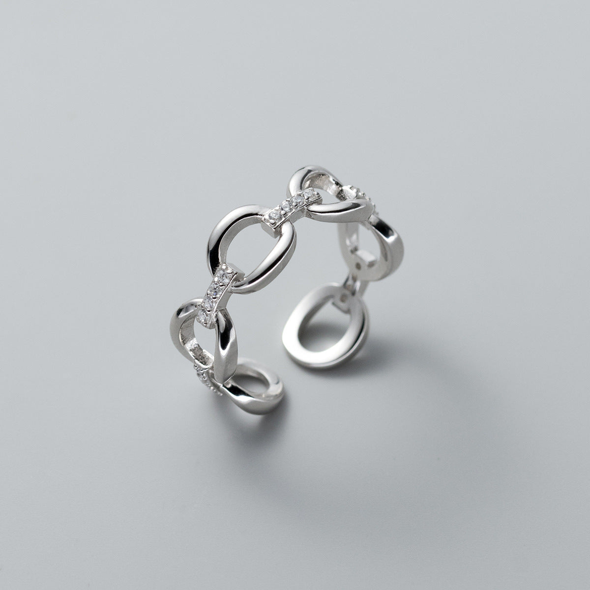 Classic Chain with Timeless Appeal