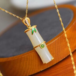 Romantic Silver Necklace for Special Moments