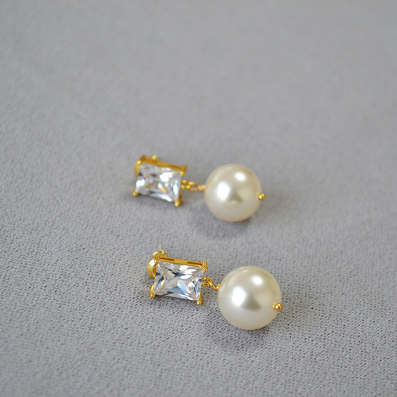Elegant Silver Earring for Every Occasion