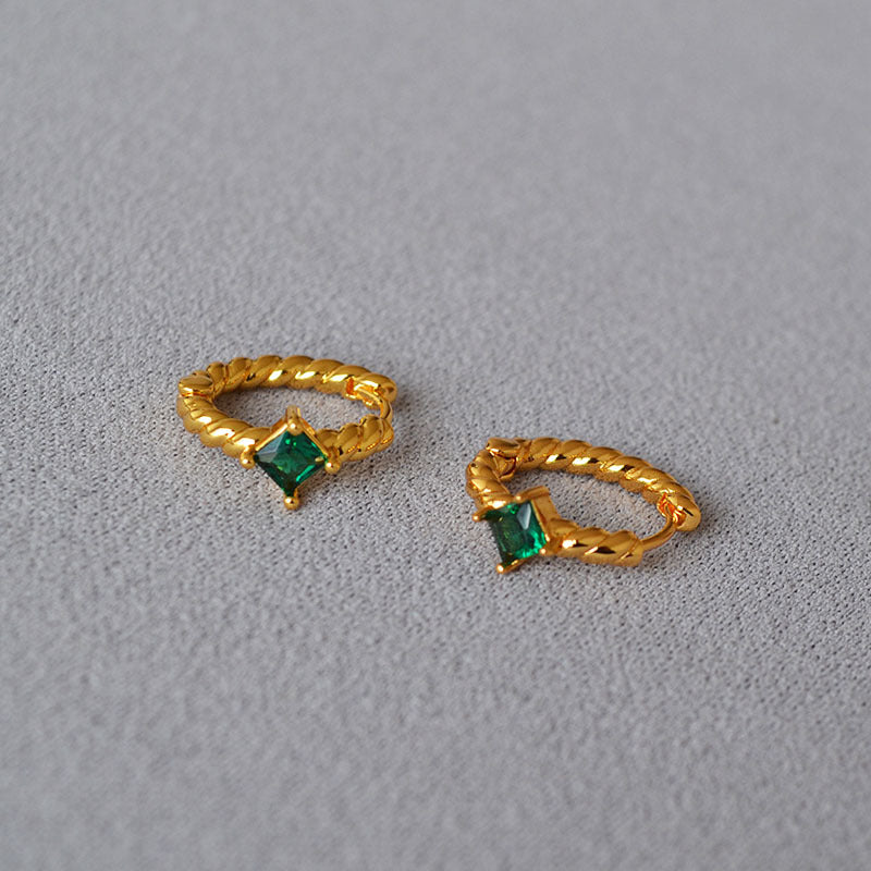 Charming Gold Necklace for Any Occasion