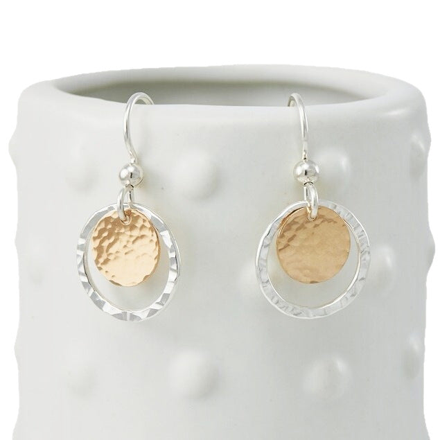 Charming Gold Earring for Any Occasion