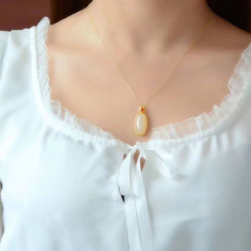 Charming Silver Necklace for Any Occasion