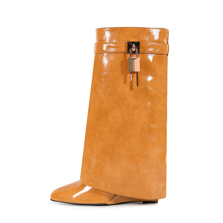 Graceful Orthopedic Boots for Modern Look