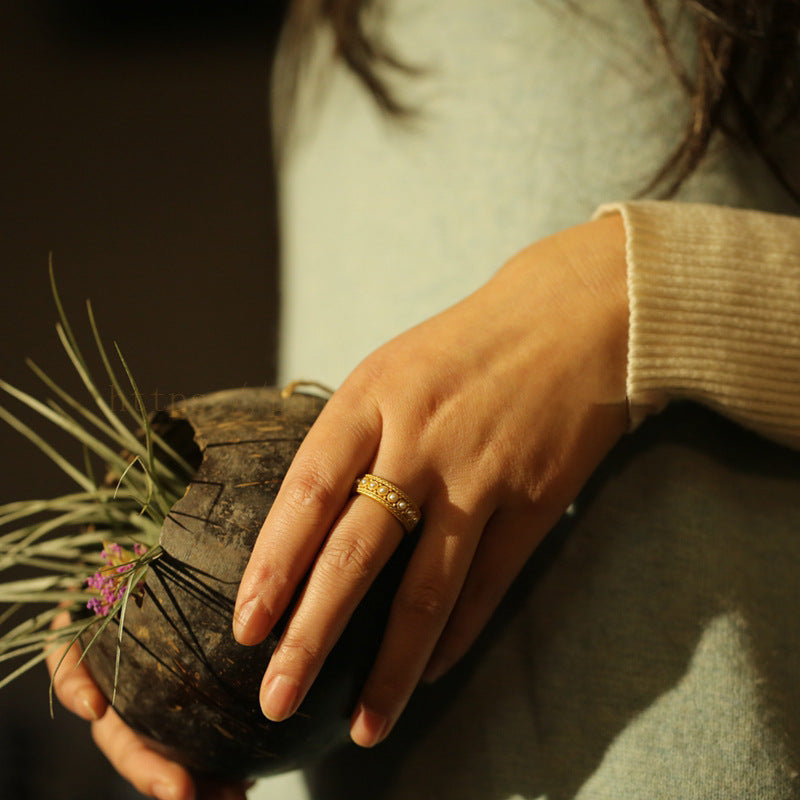 Classic Silver Ring with Timeless Appeal