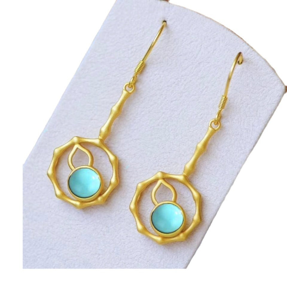Beautiful Gold Set with Unique Style