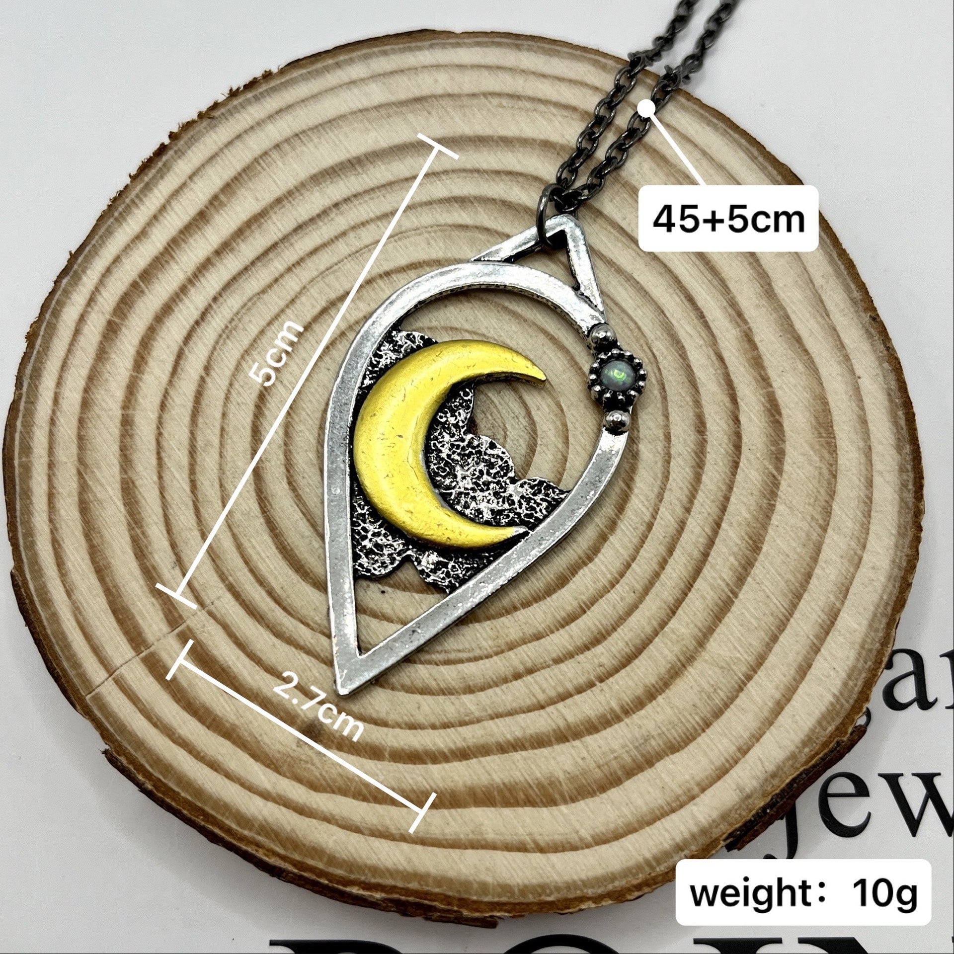 Stunning Necklace for Daily Wear