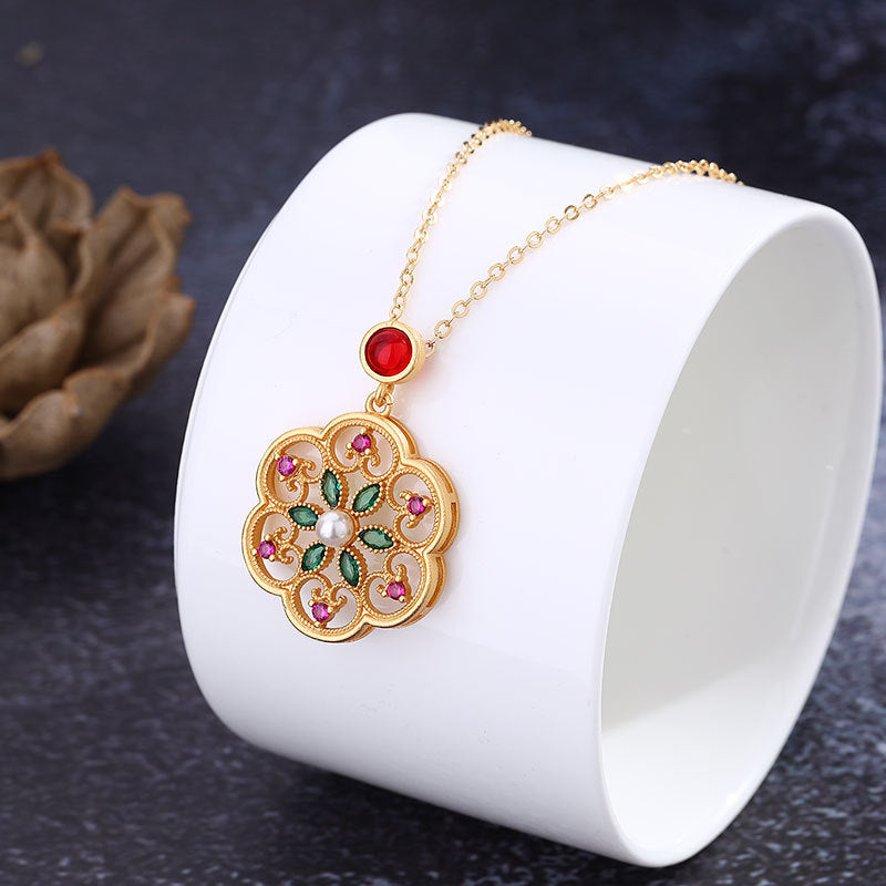 Classic Silver Necklace with Timeless Appeal