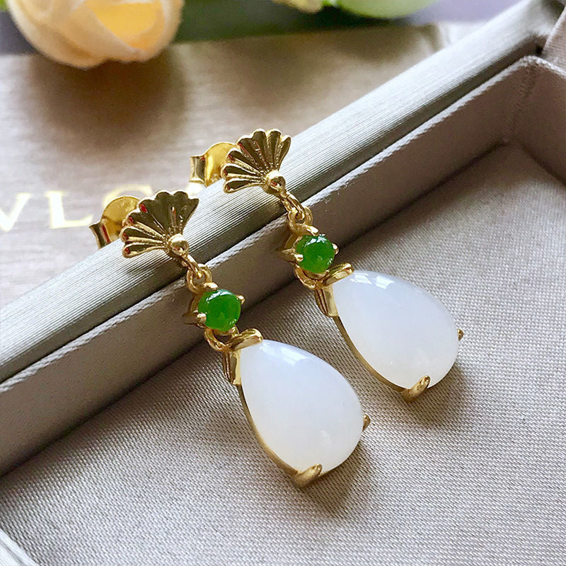 Classic Gold Earring with Timeless Appeal