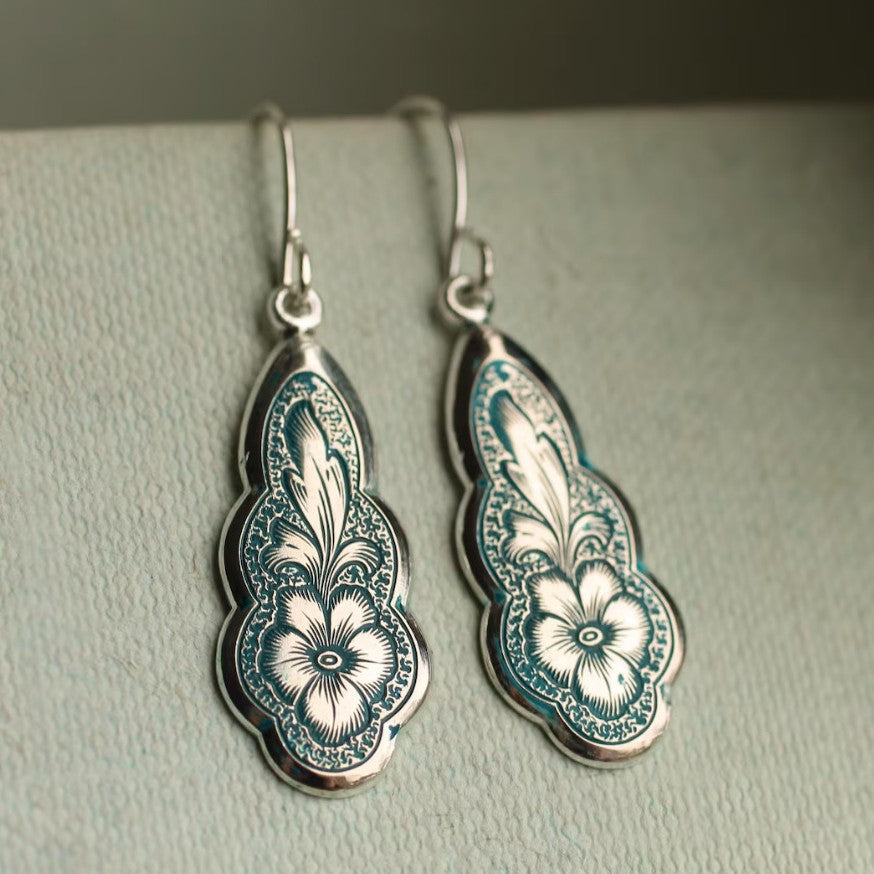 Charming Earring for Any Occasion