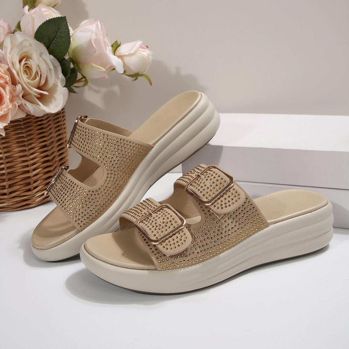 Graceful Orthopedic Sandals for Modern Look