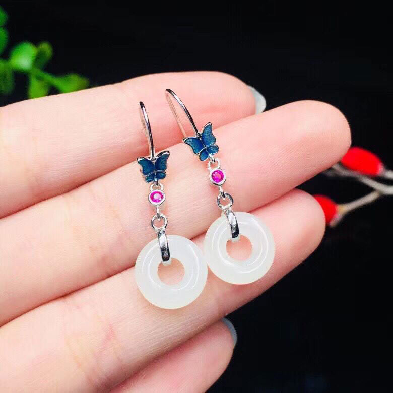 Classic Gold Earring with Timeless Appeal