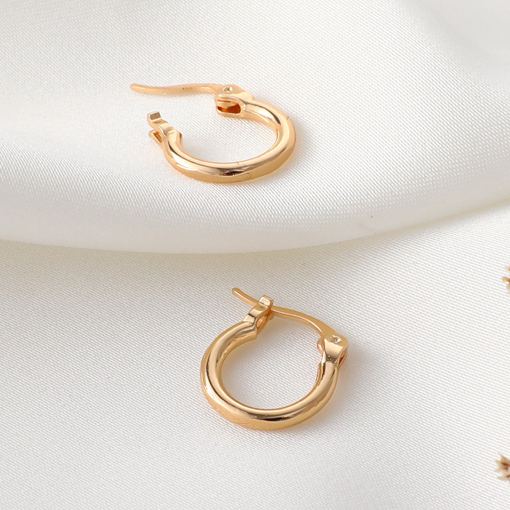 Charming Gold Earring for Any Occasion