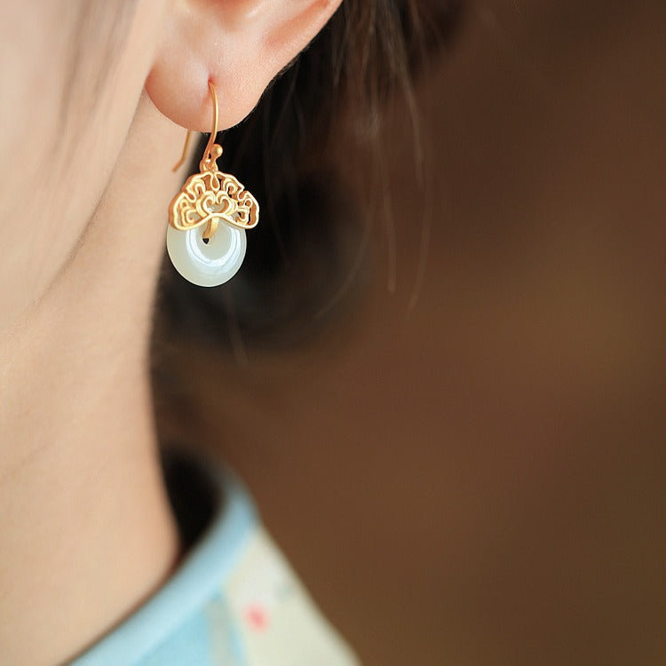 Elegant Gold Earring for Every Occasion
