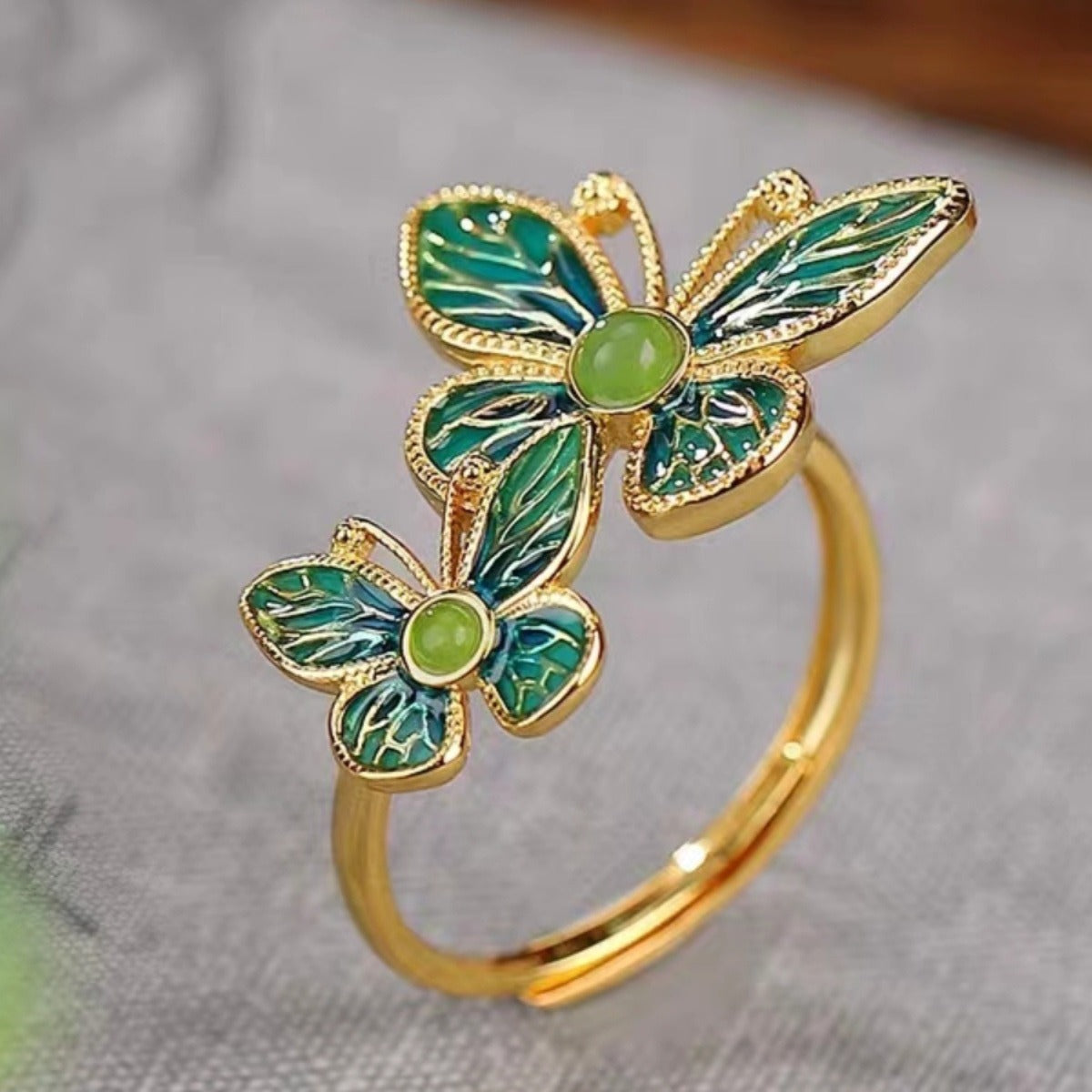 Charming Gold Ring for Any Occasion