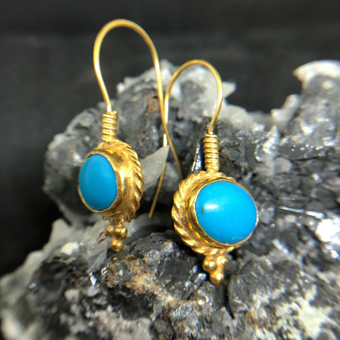 Classic Earring with Timeless Appeal