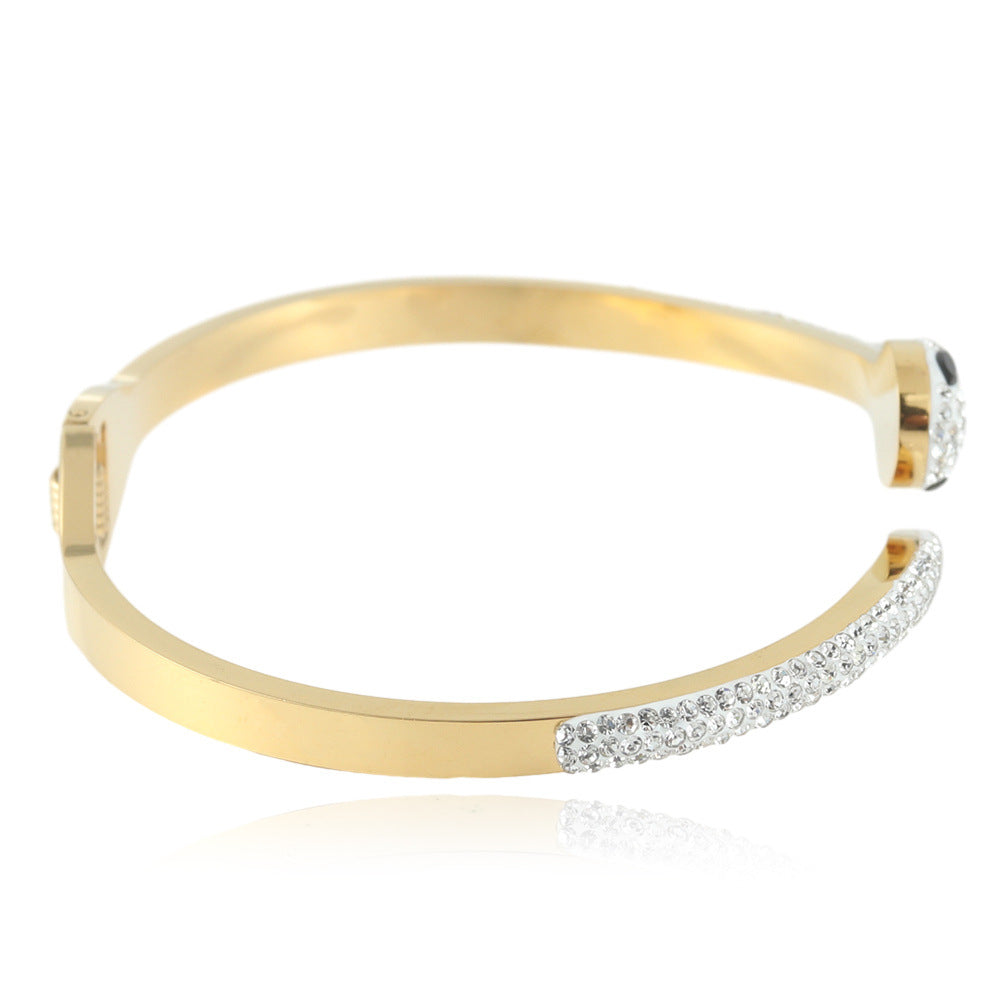 Beautiful Bracelet with Unique Style