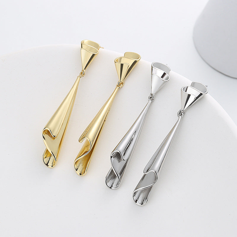 Beautiful Silver Earring with Unique Style